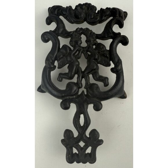 Vintage Wilton Cast Iron  Footed Trivets - Cherubs and‎ Birds Design - Set of 2 - Picture 2 of 8
